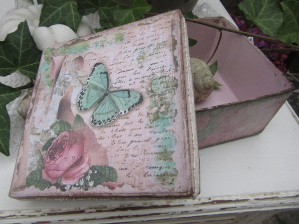 Schachtel Nostalgie rosa türkis Schmetterling Rosen