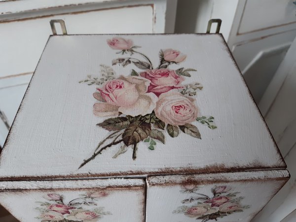 Toilettenpapierhalter Häuschen weiß Antik Rosen Dekor